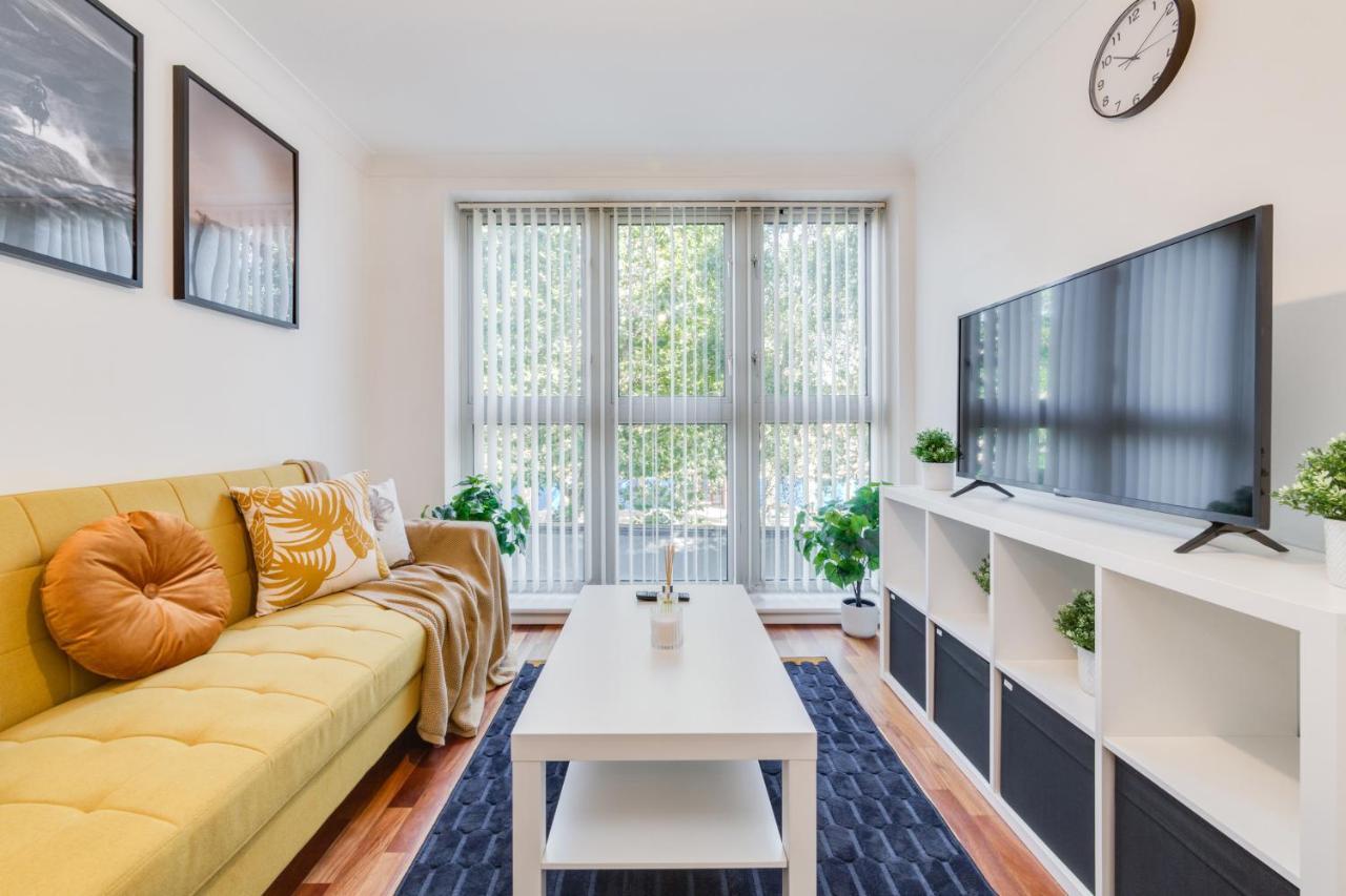 Visit 1 Bed Flat- Canary Wharf Close To River Thames * London