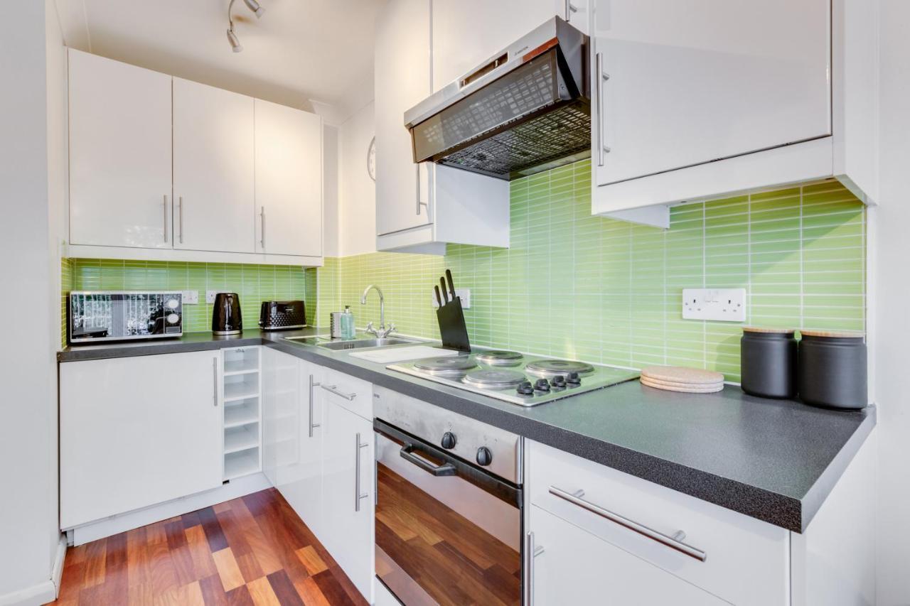 Visit 1 Bed Flat- Canary Wharf Close To River Thames Apartment *