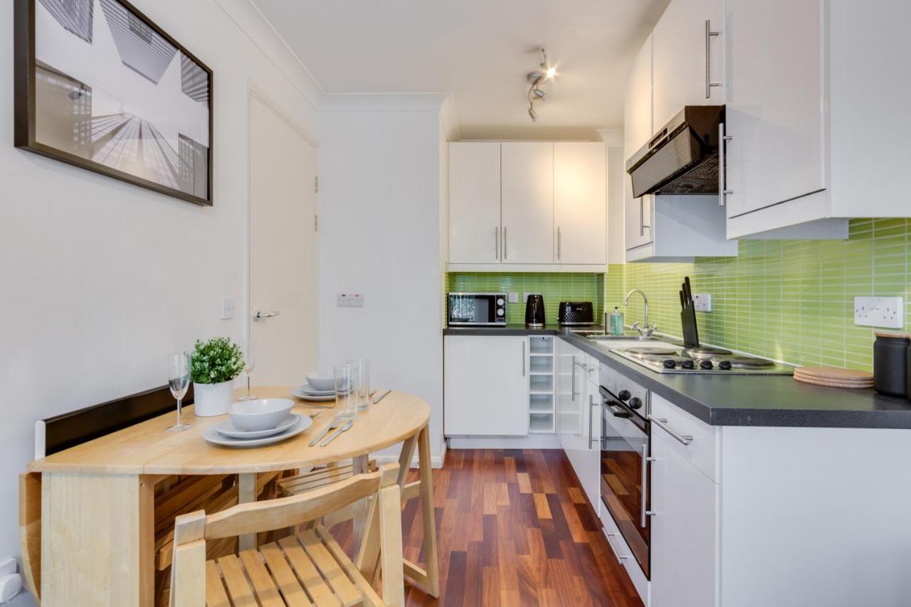 Visit 1 Bed Flat- Canary Wharf Close To River Thames Apartment *